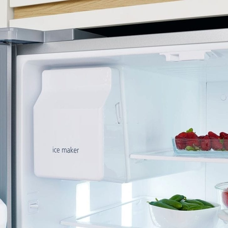 automatic ice maker in refrigerator