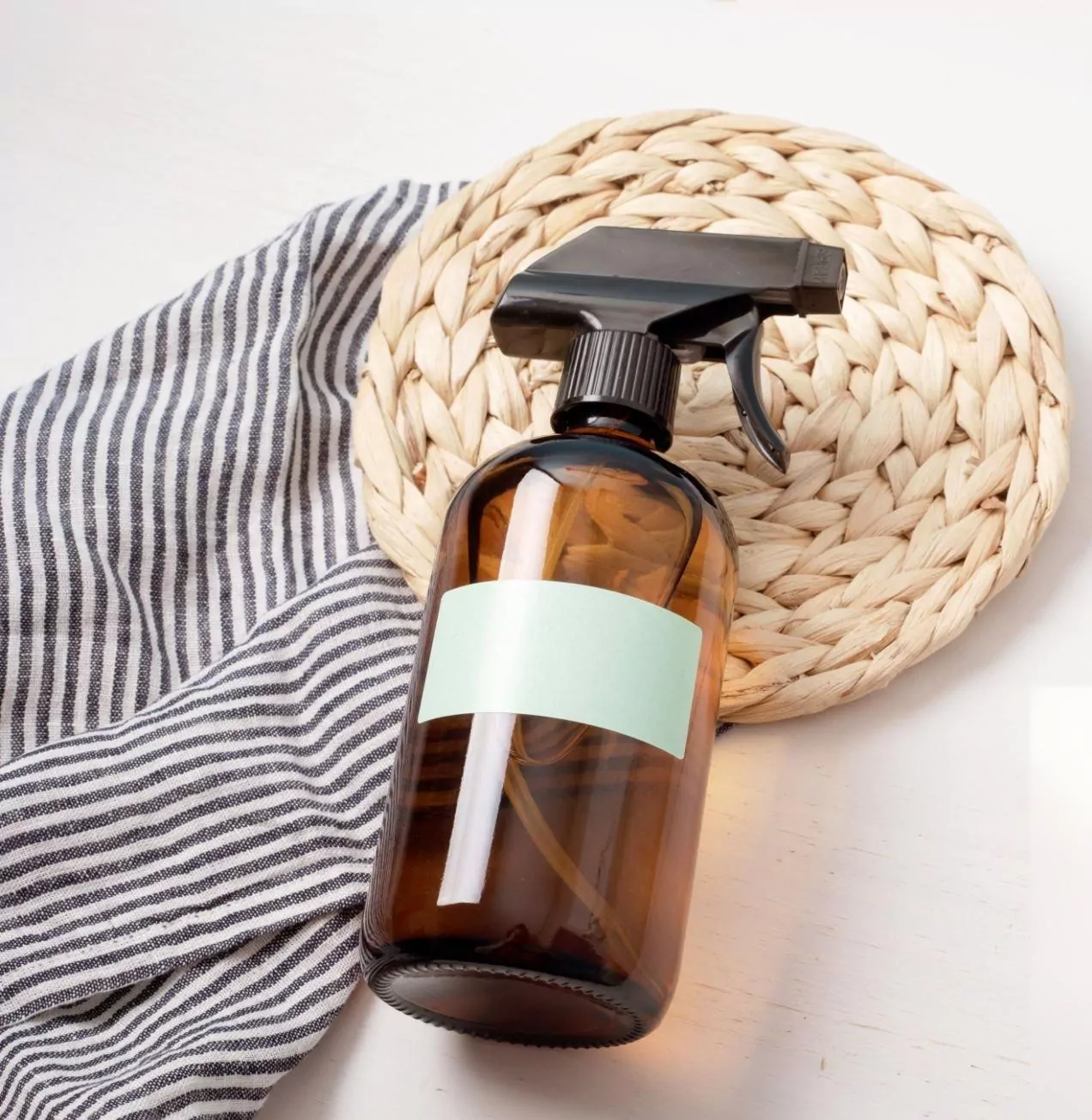 How to Clean Windows Cleanzen Image of a Diy Vinegar Spray and Rug