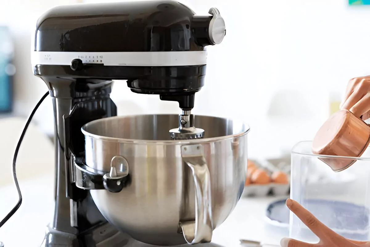 How to Clean a Stand Mixer Bowl: Quick & Easy Tips